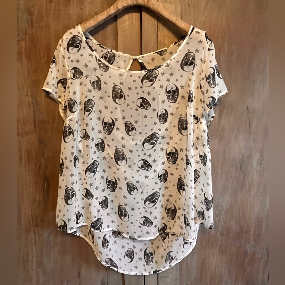 STARS & SKULLS BLOUSE. SHEER Open in back button Cream/Black/Gold Tagless.  XXL